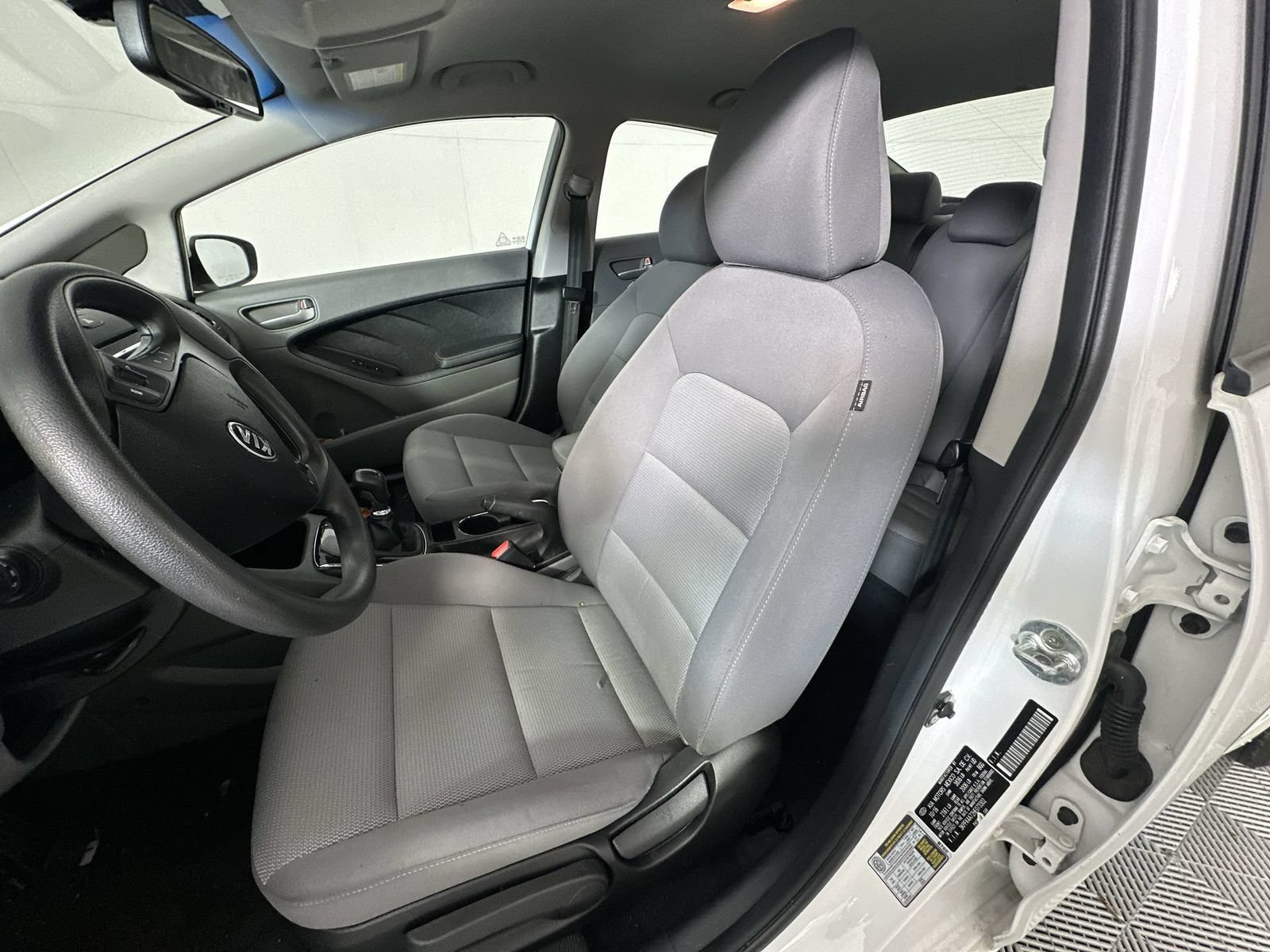 Used 2017 Kia Forte LX FWD image 11