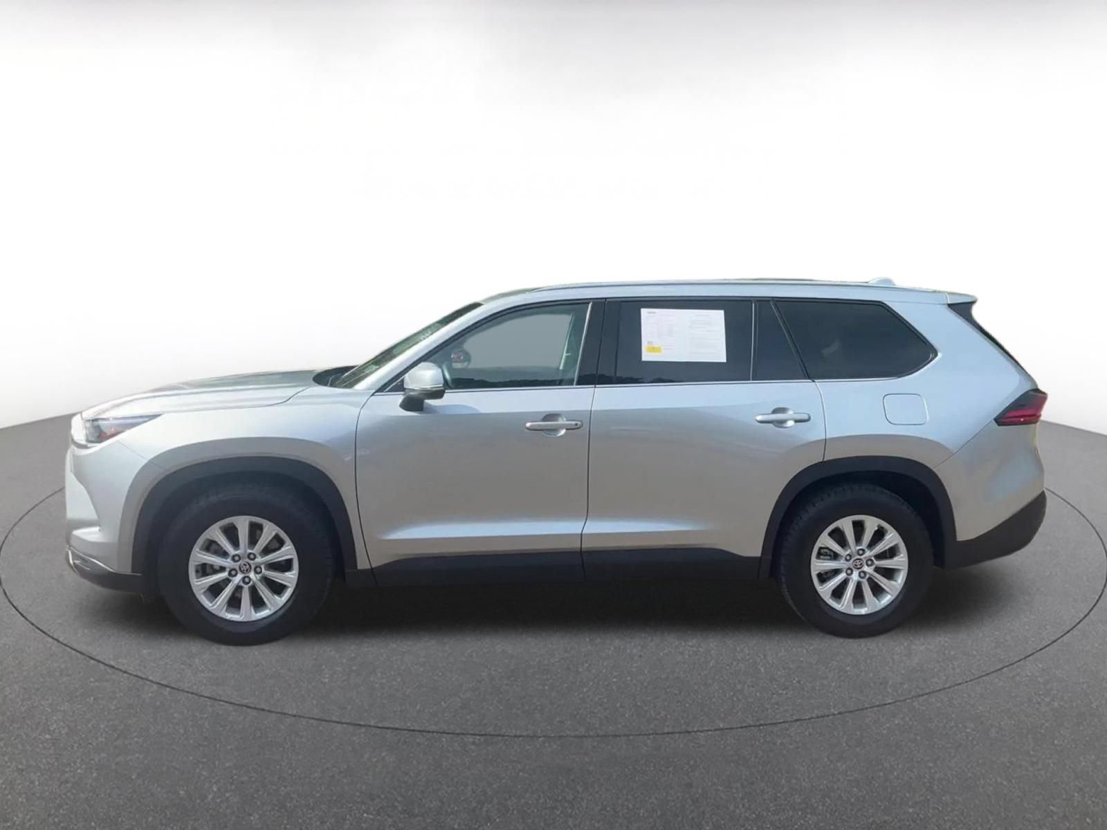 Used 2025 Toyota Grand Highlander FWD image 8