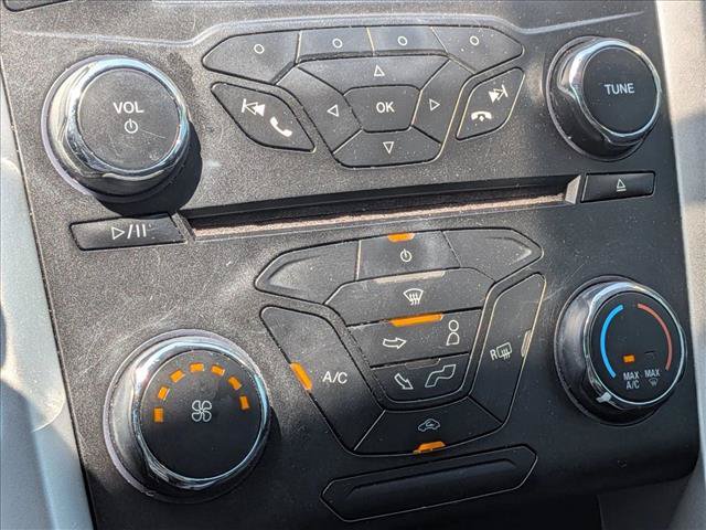 Used 2016 Ford Fusion SE FWD image 11