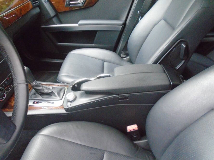 Used 2011 Mercedes-Benz GLK 350 4MATIC image 16