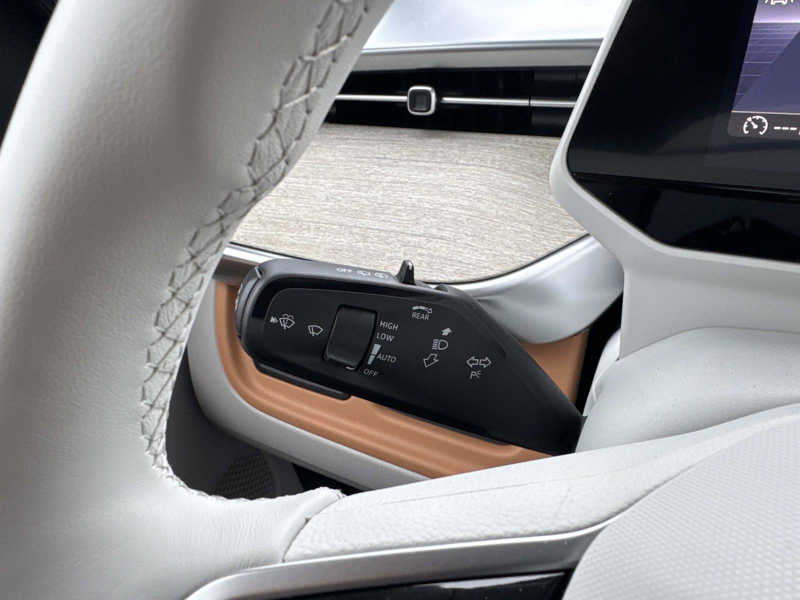 New 2025 Volkswagen ID. Buzz Pro S Plus image 20