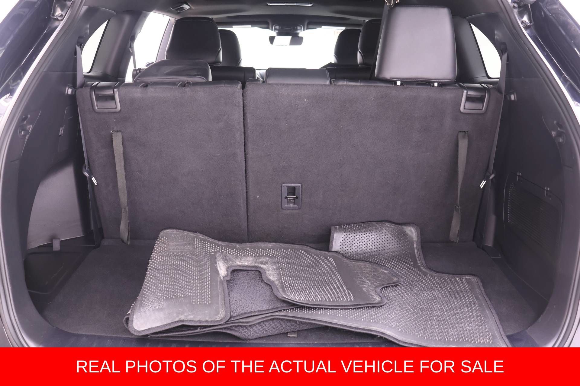 Used 2022 Toyota Highlander XSE FWD image 13
