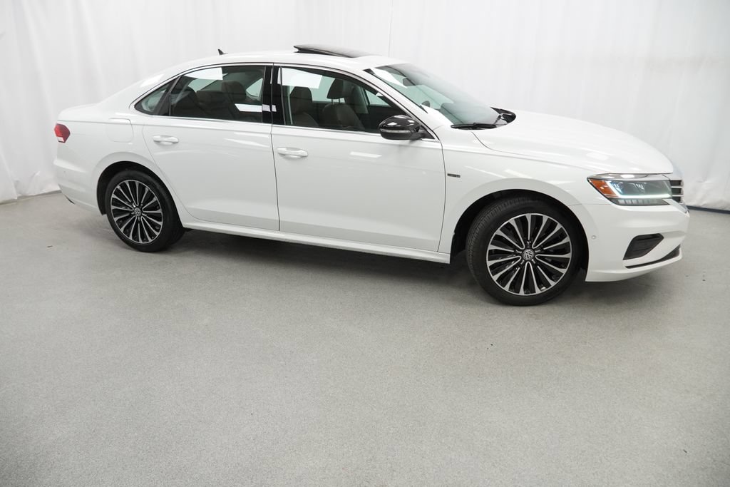 Used 2022 Volkswagen Passat 2.0T FWD image 10