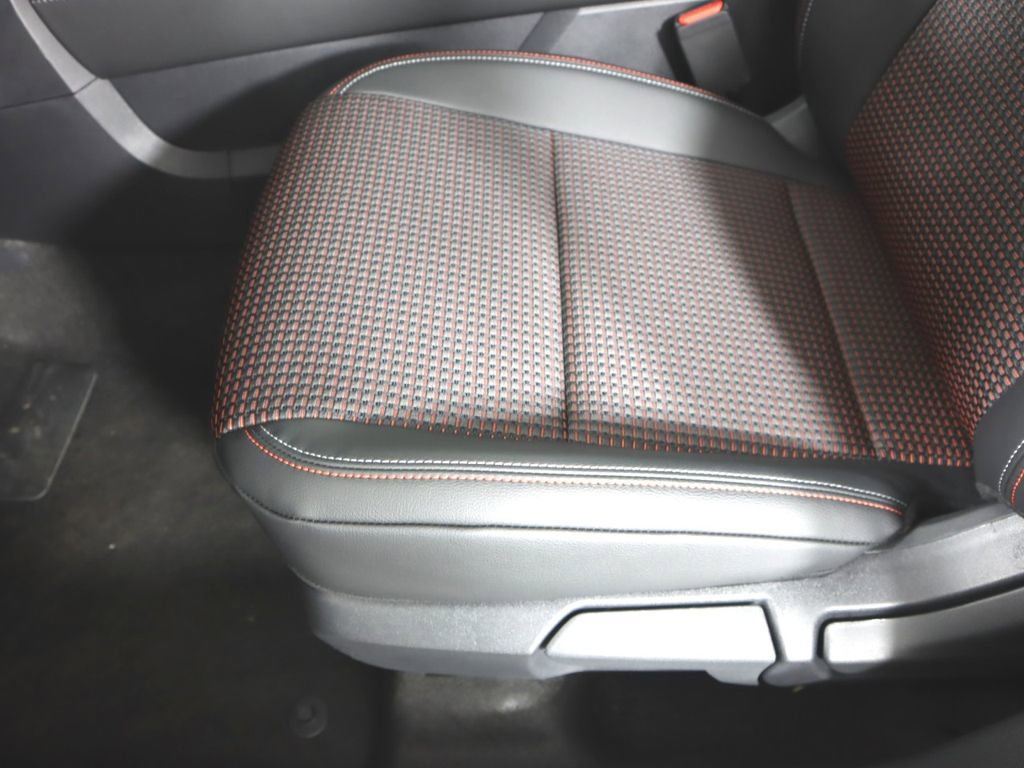 New 2026 Nissan Kicks SR w/ SR Premium Package image 18