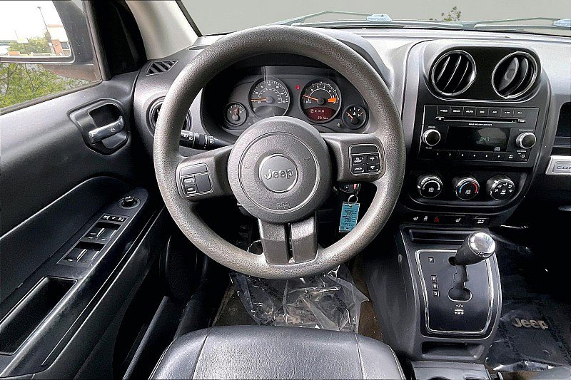 Used 2015 Jeep Compass Sport w/ Power Value Group AWD/4WD image 8