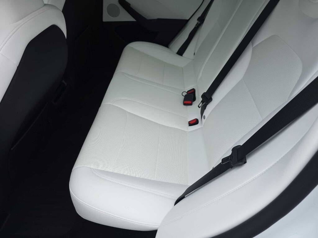 Used 2025 Tesla Model 3 Long Range image 14