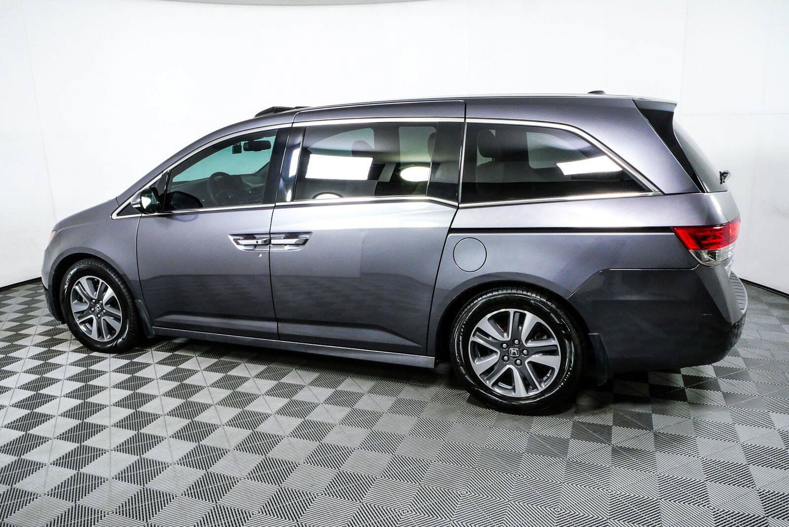 Used 2016 Honda Odyssey Touring image 29