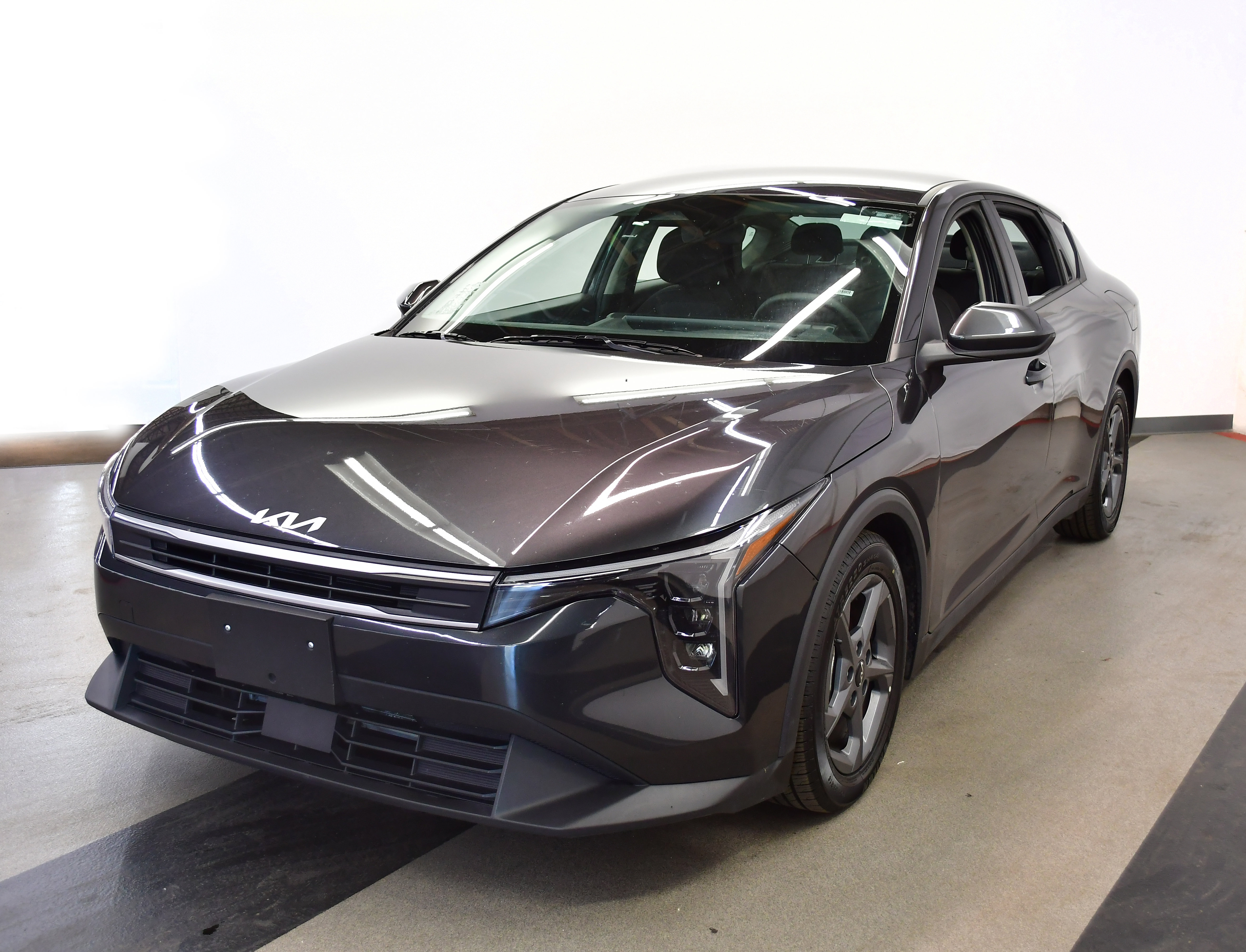 Used 2025 Kia K4 FWD image 4