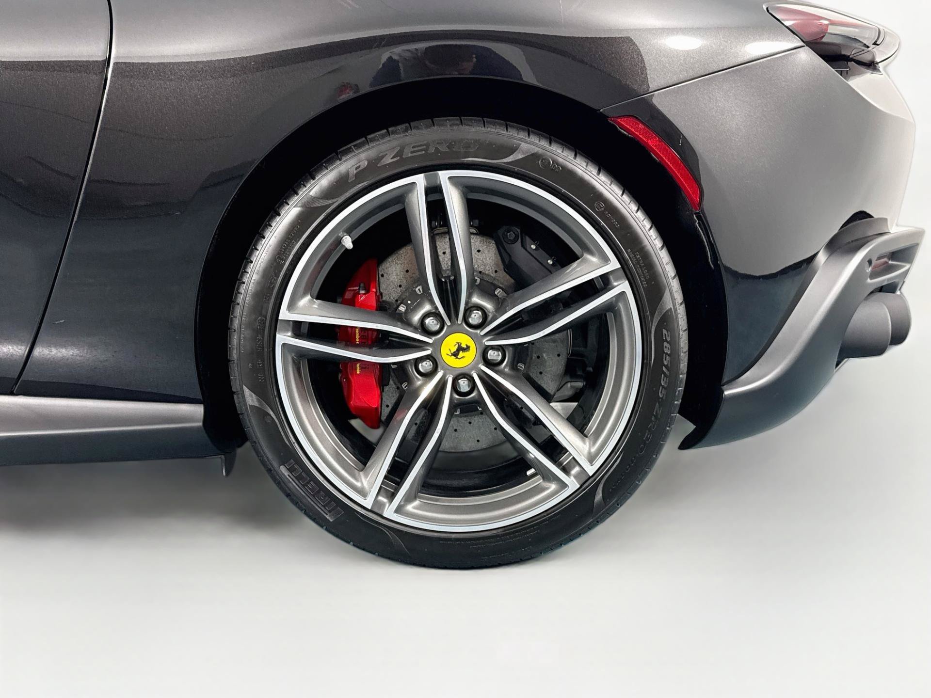 Used 2022 Ferrari Roma RWD image 32