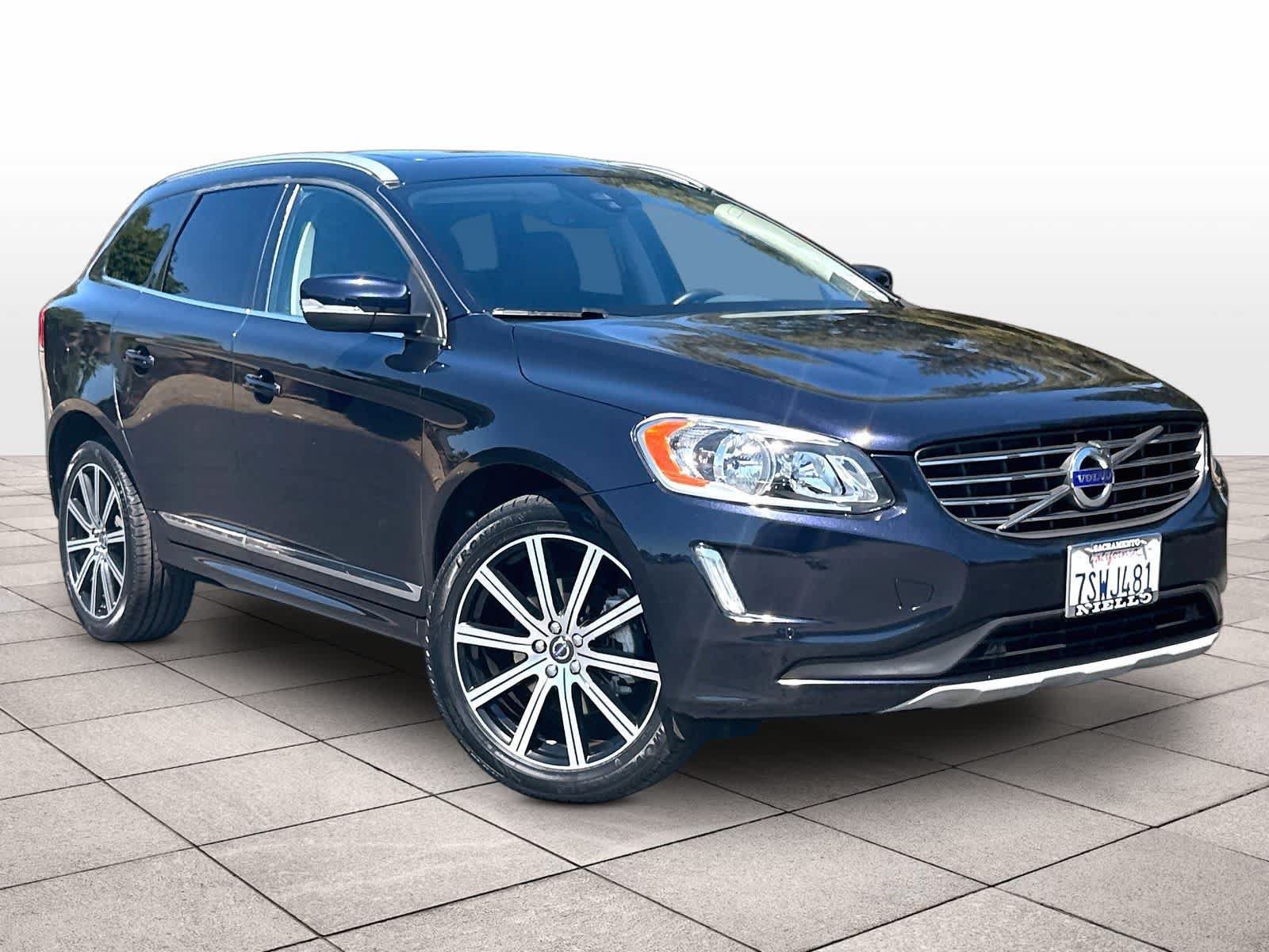 Used 2016 Volvo XC60 T5 Premier w/ Proximity Package FWD image 2
