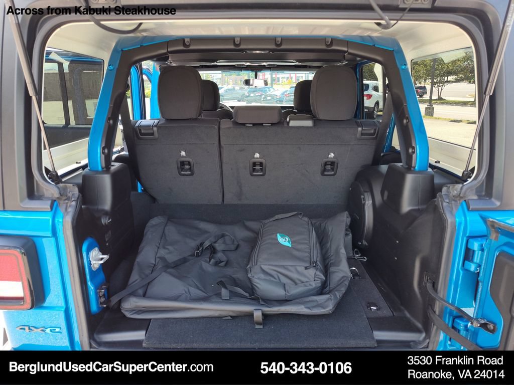 Used 2023 Jeep Wrangler Unlimited w/ Cold Weather Group AWD/4WD image 14