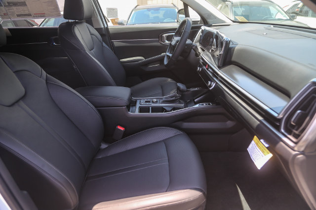 New 2026 Kia Sorento S w/ S Panoramic Sunroof Package FWD image 9