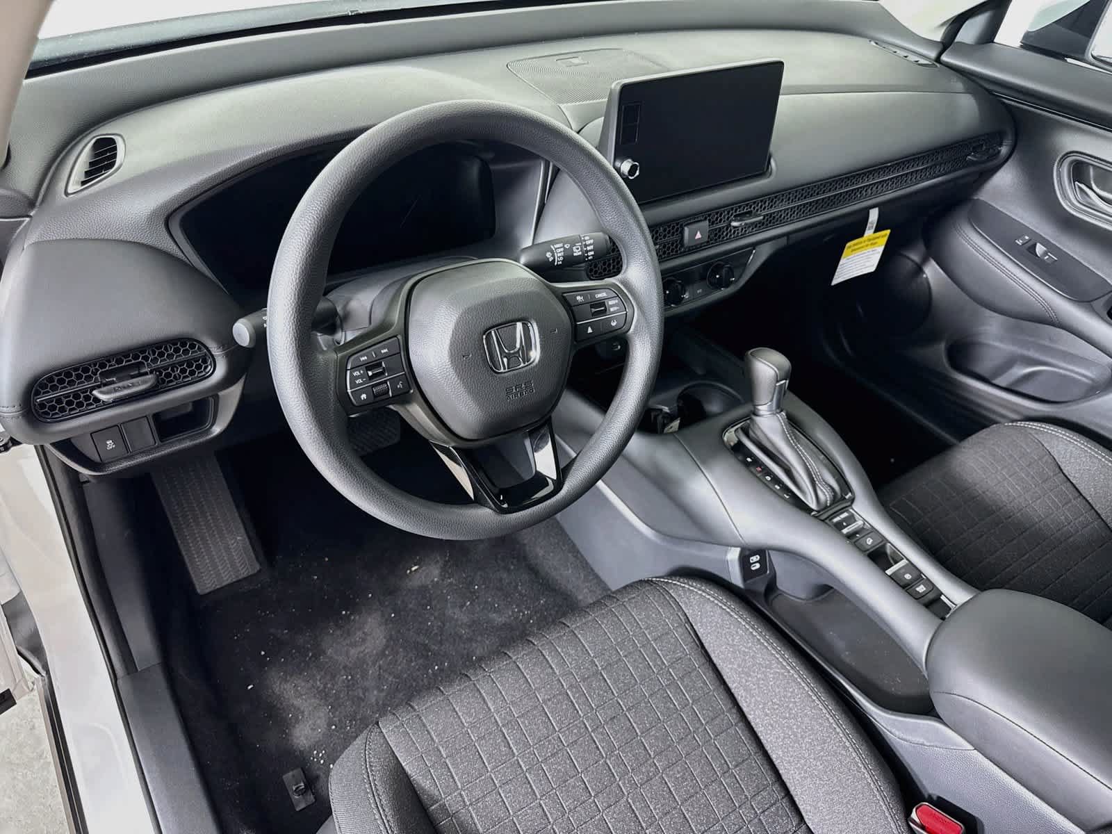 New 2027 Honda HR-V LX image 2