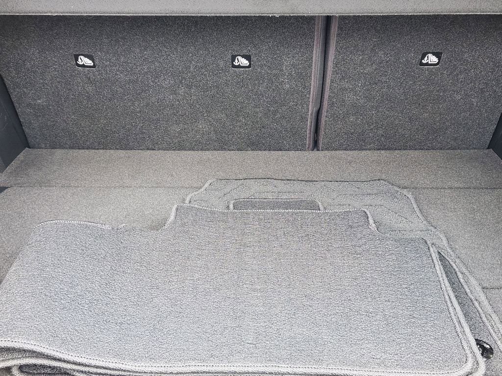 Used 2024 Nissan Ariya FWD image 25