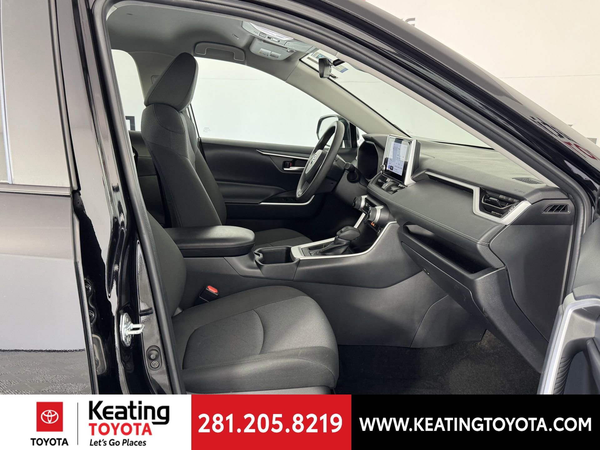 Certified 2025 Toyota RAV4 XLE FWD image 22