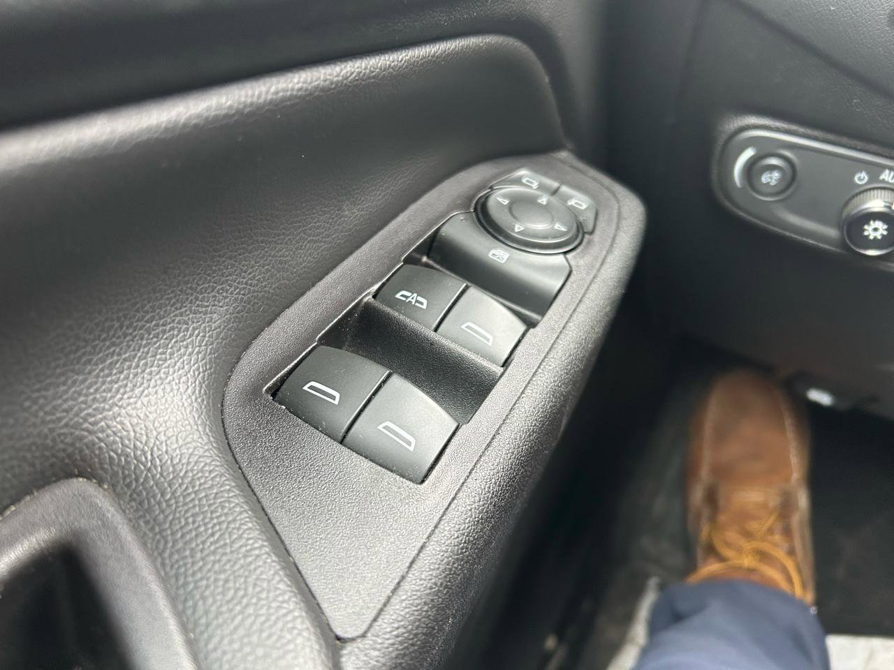 Used 2019 Chevrolet Equinox LT image 26