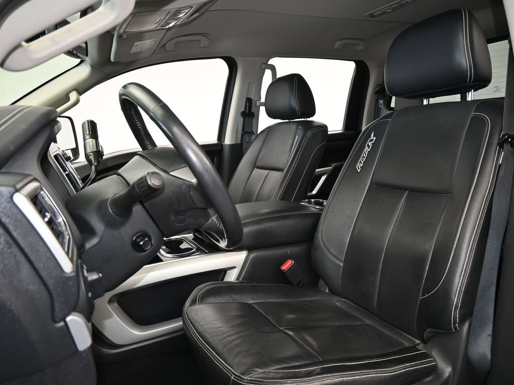 Used 2018 Nissan Titan PRO-4X w/ Pro-4x Convenience Package image 10
