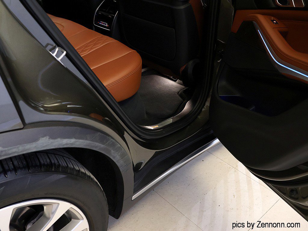 Certified 2023 BMW X5 xDrive45e w/ Executive Package image 36