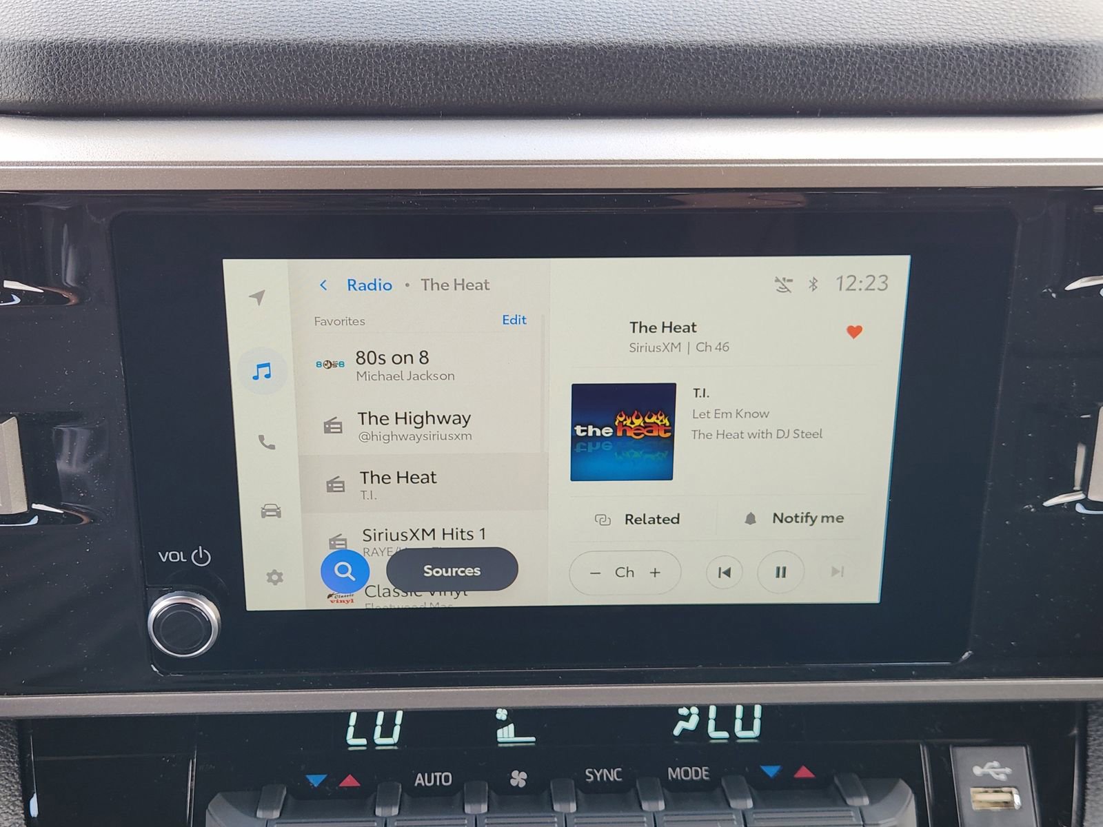 New 2026 Toyota Tundra SR5 w/ TRD Off-Road Premium Package AWD/4WD image 18