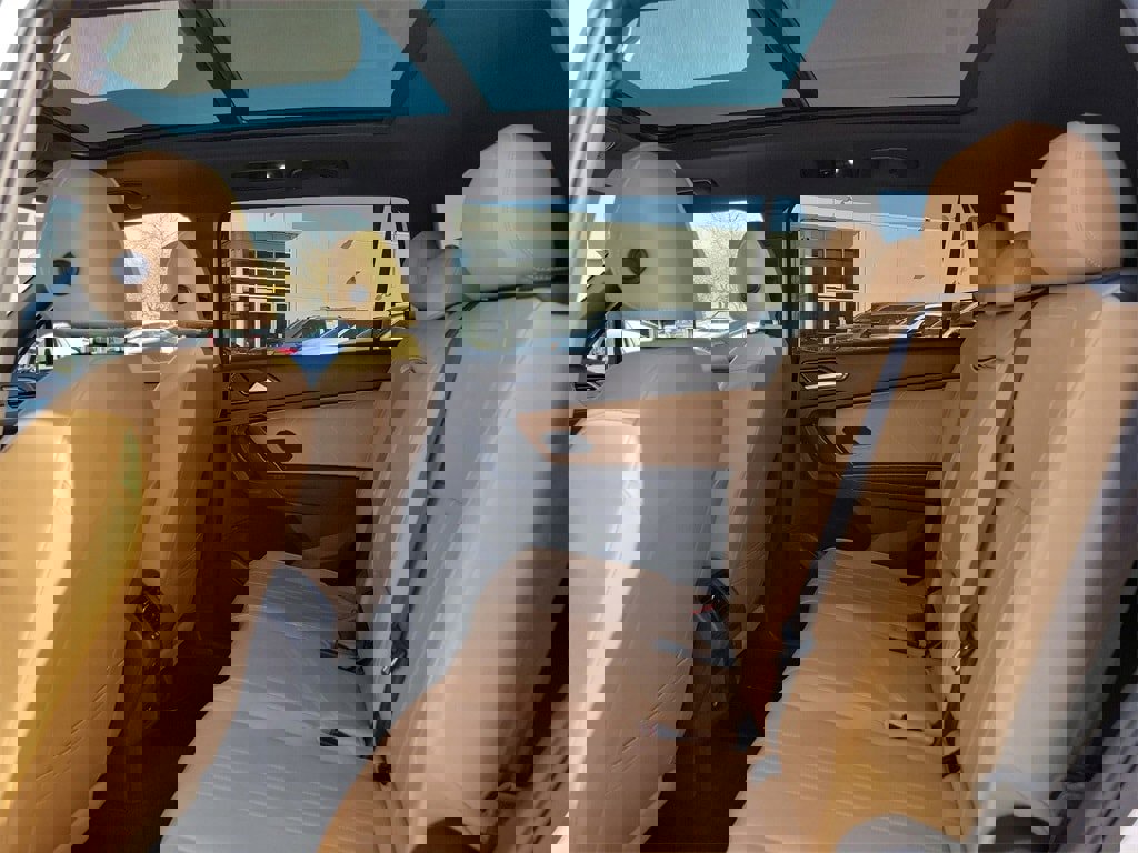 Used 2022 Volkswagen Tiguan SE image 13