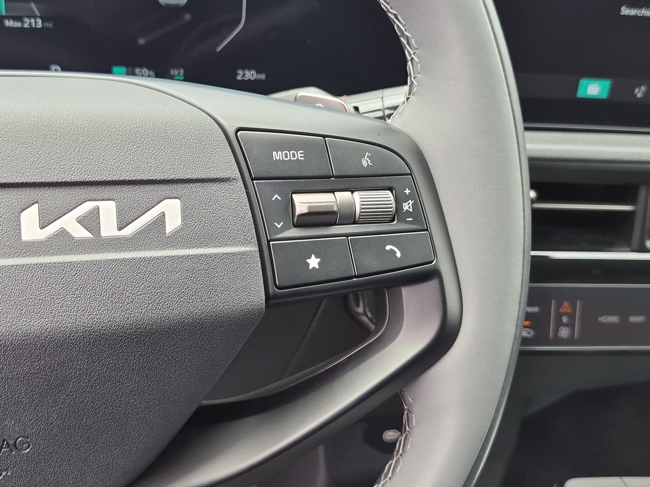 Used 2025 Kia EV6 Light w/ Light LR Technology Package RWD image 20