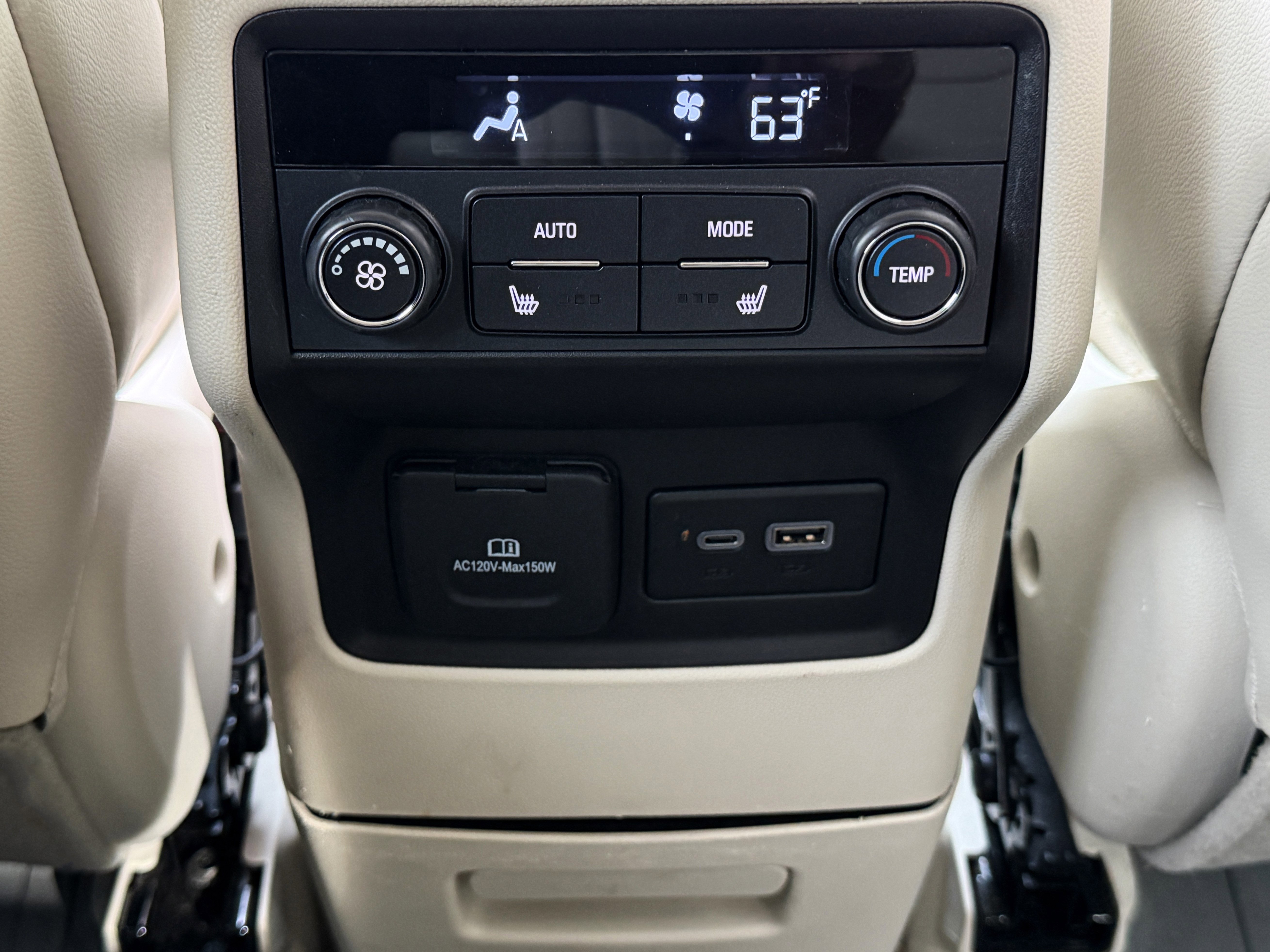 Used 2023 GMC Acadia Denali w/ Denali Technology Package FWD image 17