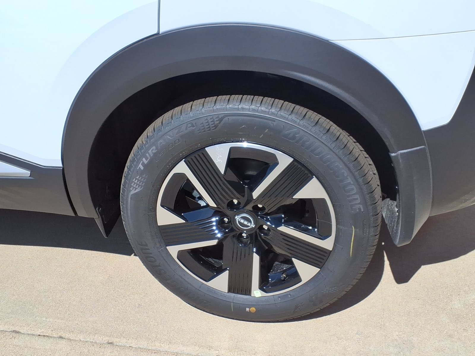 New 2027 Nissan Kicks SV AWD/4WD image 10