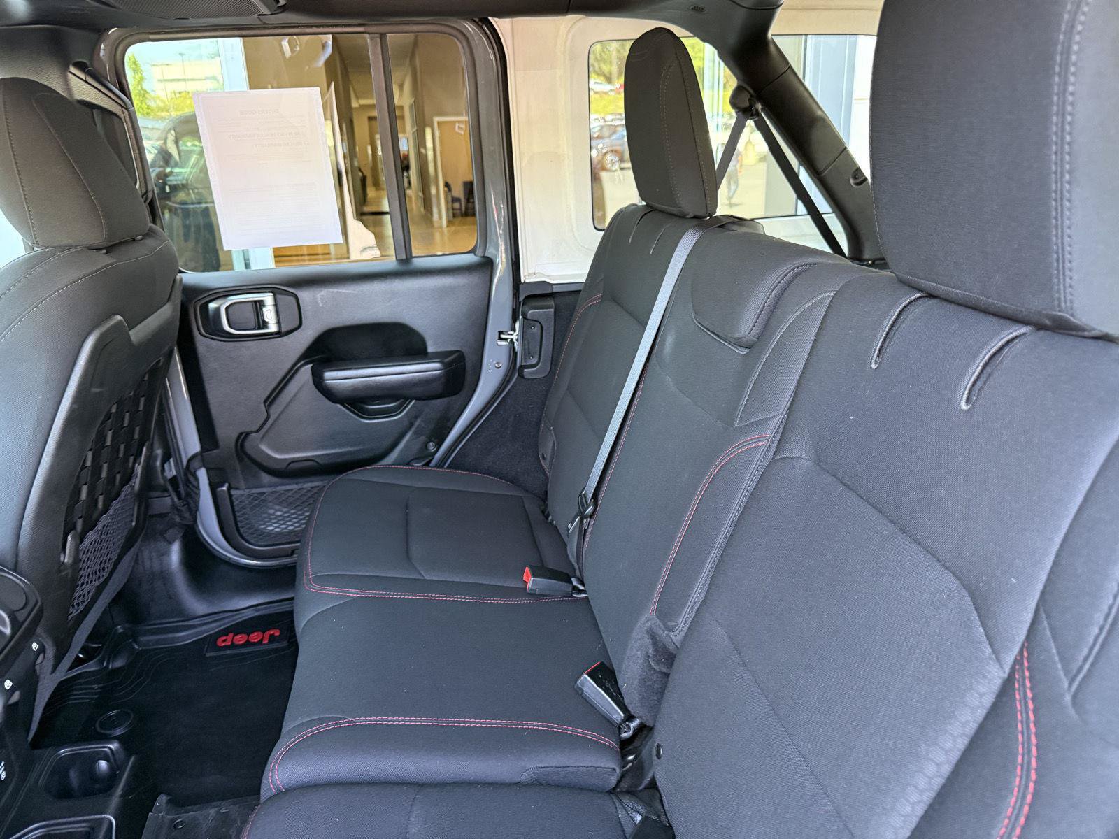Used 2018 Jeep Wrangler Unlimited Rubicon AWD/4WD image 14