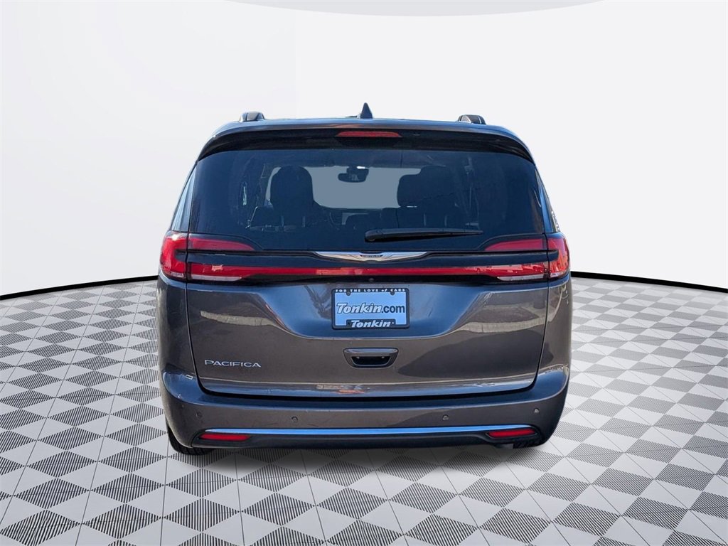 Used 2021 Chrysler Pacifica Touring image 7