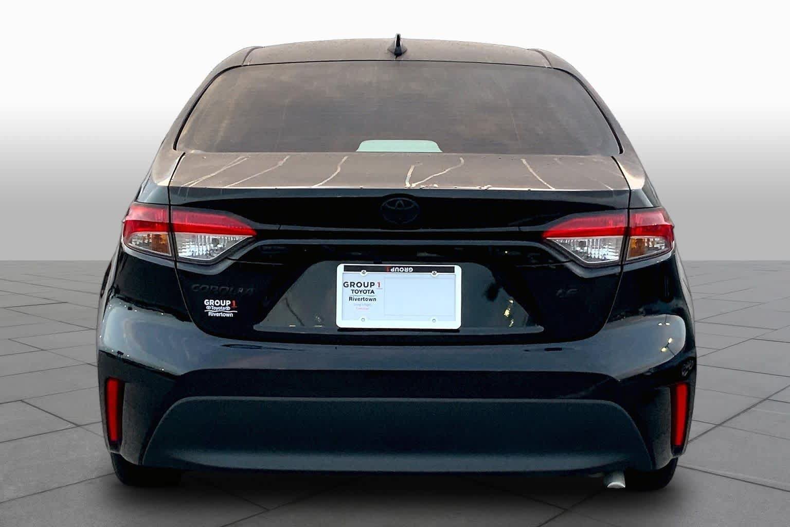 Used 2024 Toyota Corolla LE FWD image 5