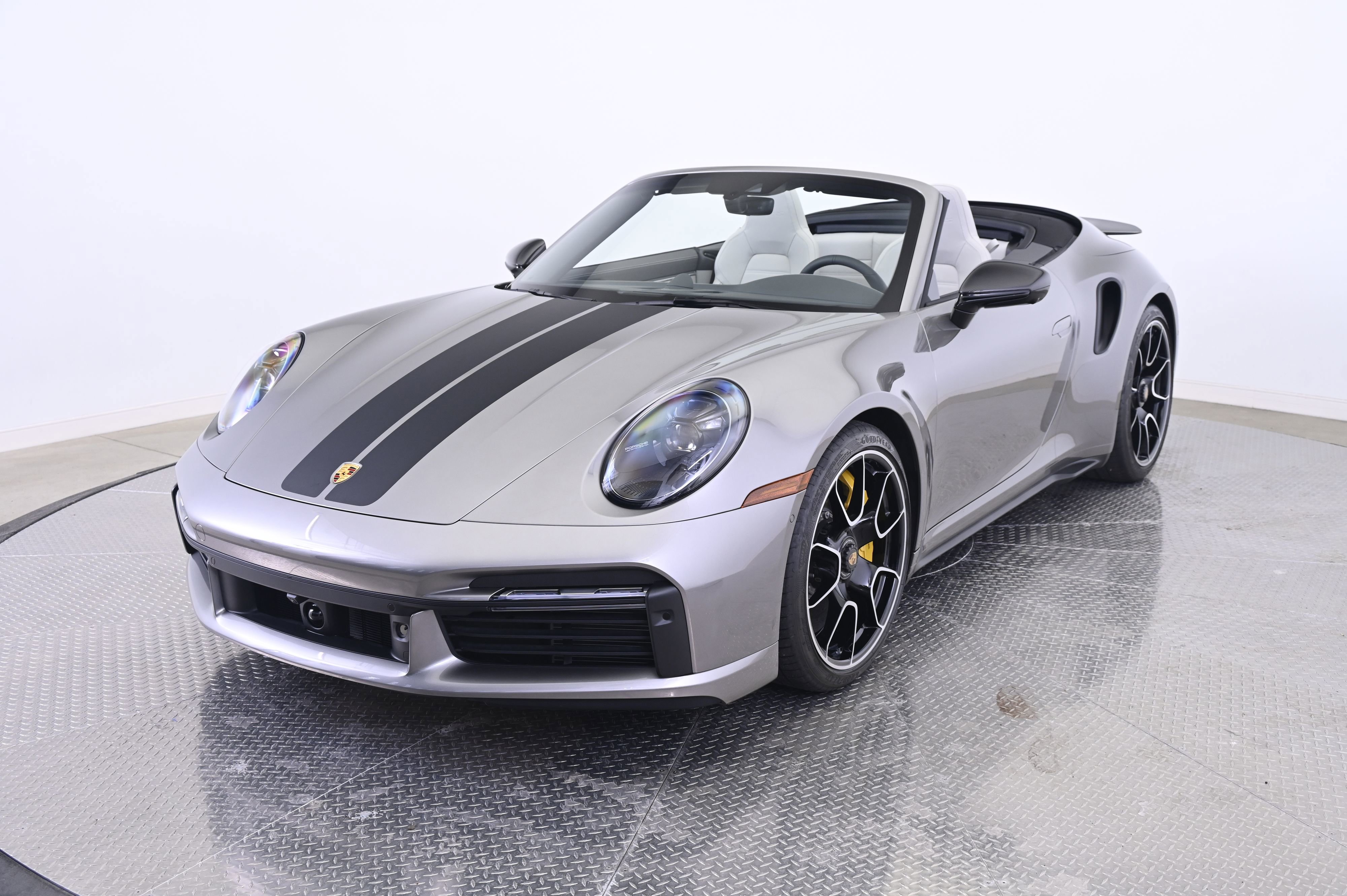 Certified 2025 Porsche 911 Turbo S AWD/4WD image 1