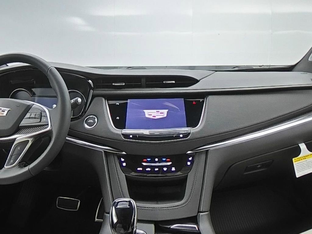 New 2025 Cadillac XT5 Sportv w/ LPO, Floor Liner Package image 10