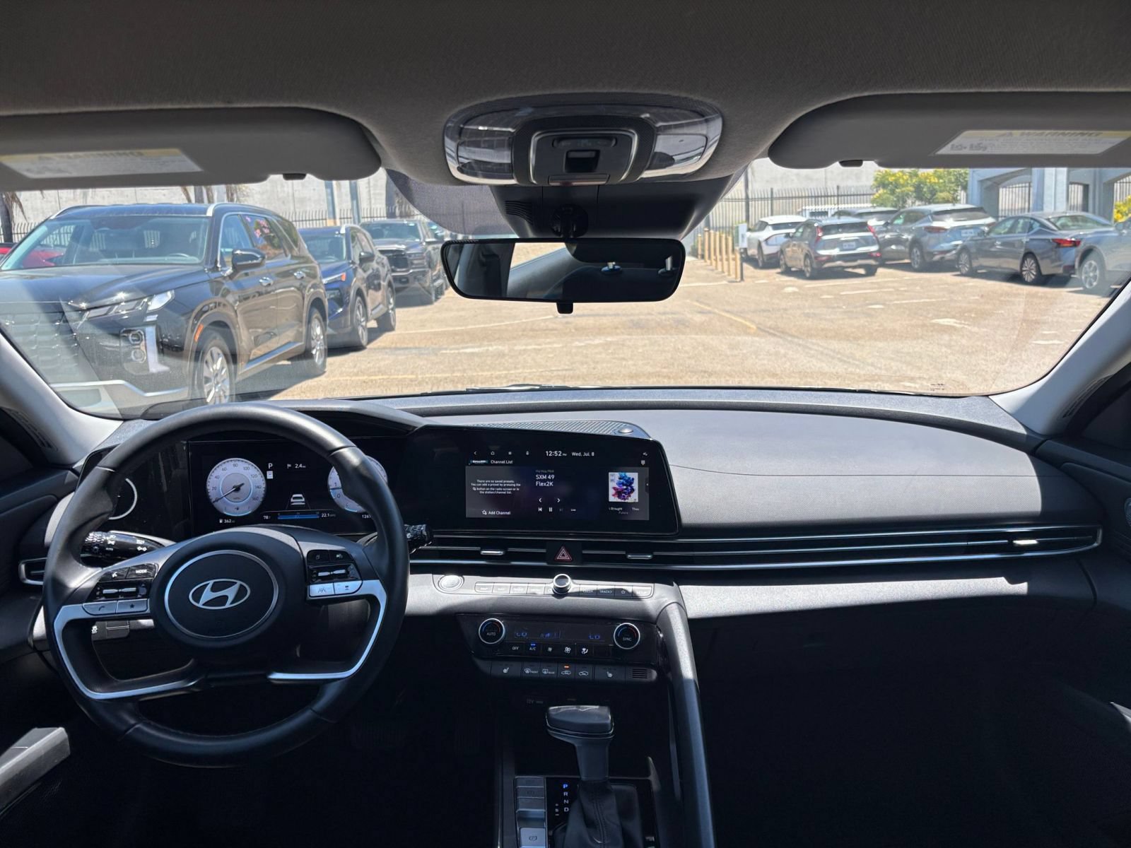 Used 2025 Hyundai Elantra SEL FWD image 34
