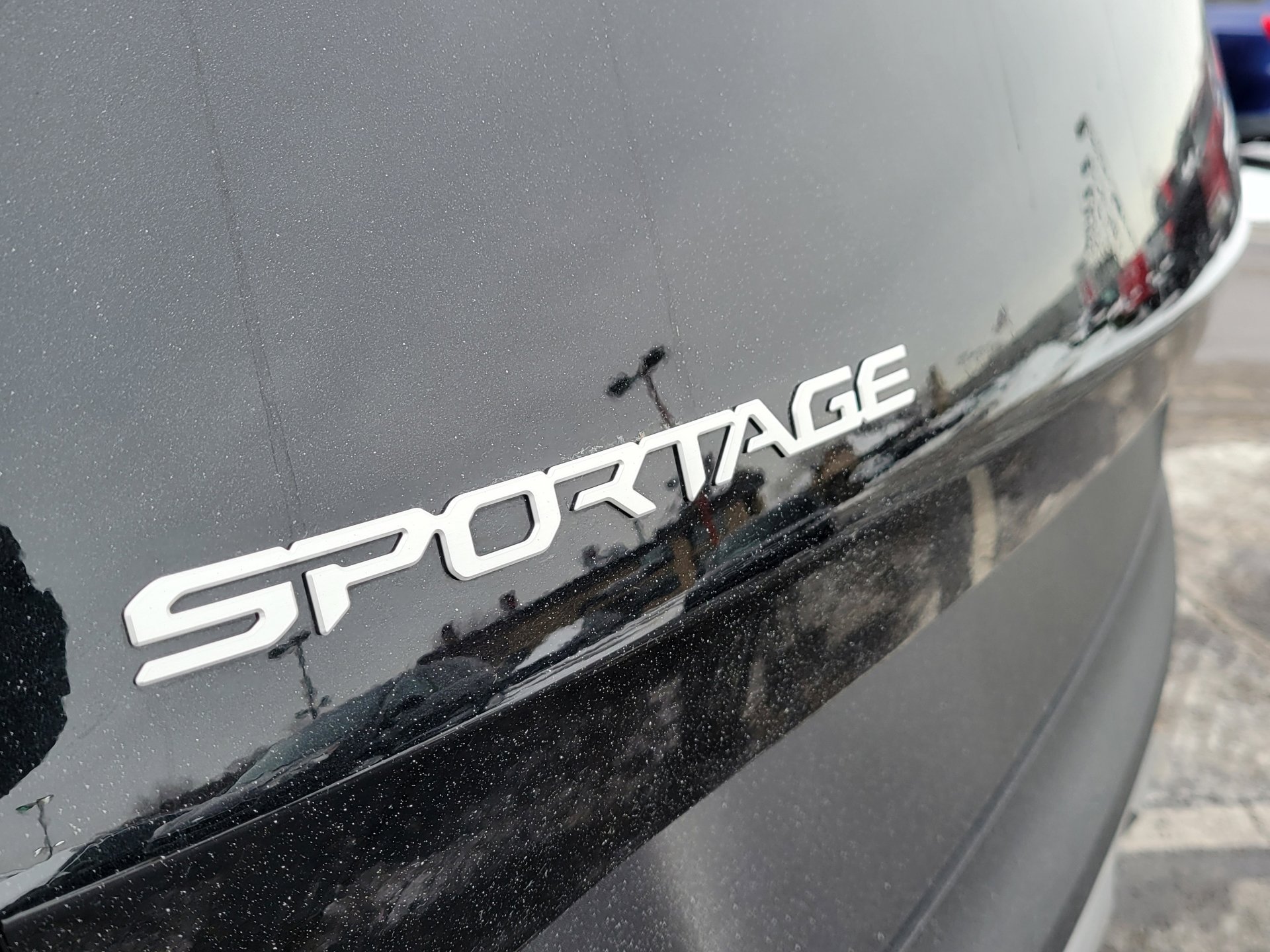 Used 2025 Kia Sportage LX image 6