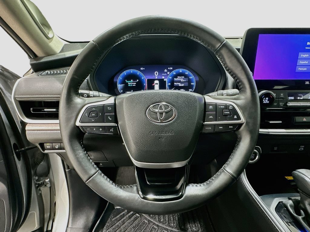 Used 2024 Toyota Grand Highlander AWD image 11
