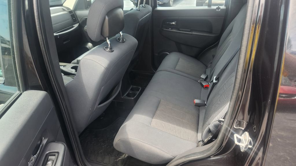 Used 2012 Jeep Liberty Sport AWD/4WD image 16