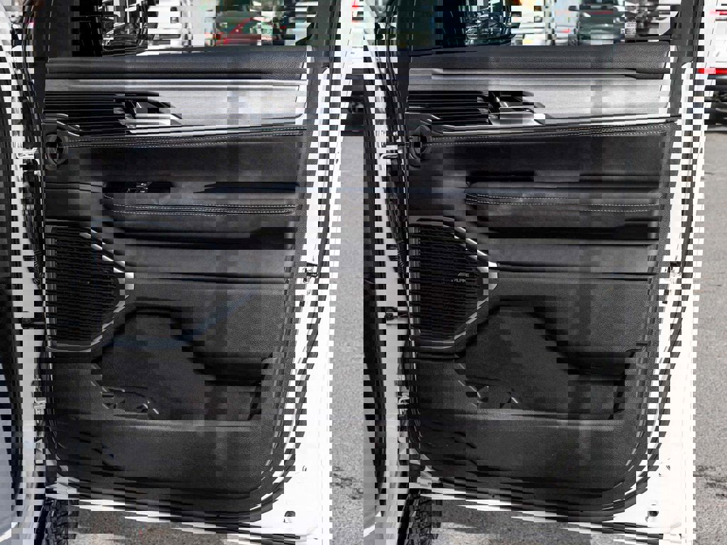 New 2025 Jeep Wagoneer Series II image 13