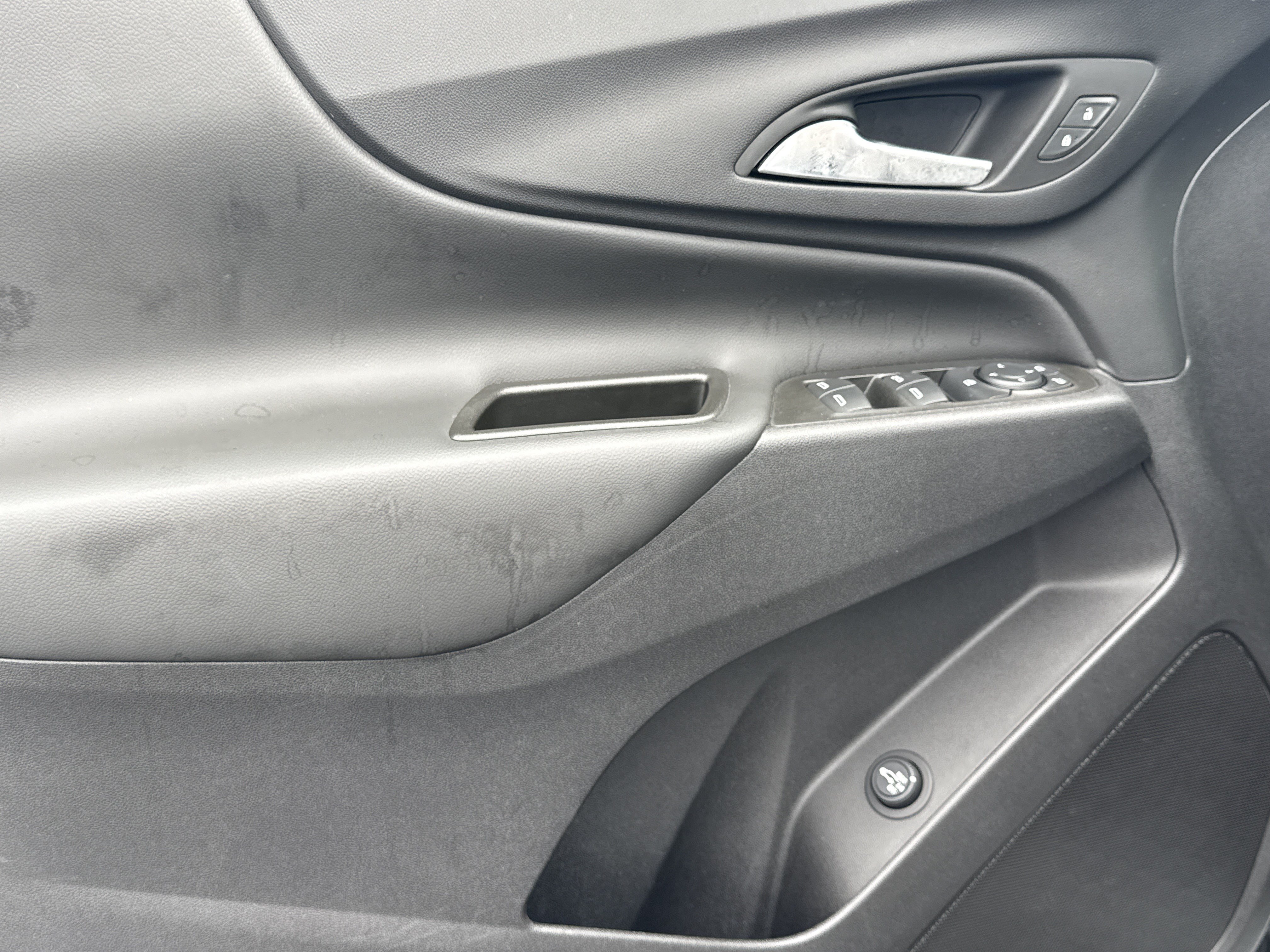 Used 2024 Chevrolet Equinox LT FWD image 23