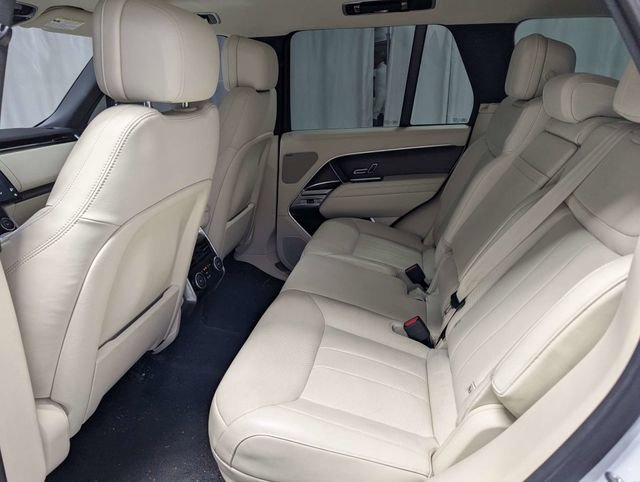 Used 2023 Land Rover Range Rover SE image 9