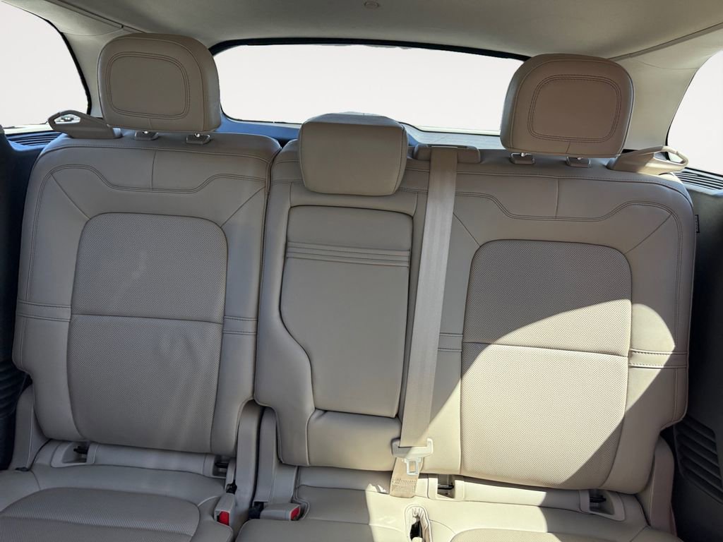 Used 2022 Lincoln Corsair AWD w/ Premium Package image 13