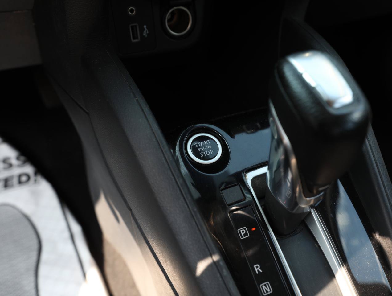 Used 2020 Nissan Versa SV FWD image 15