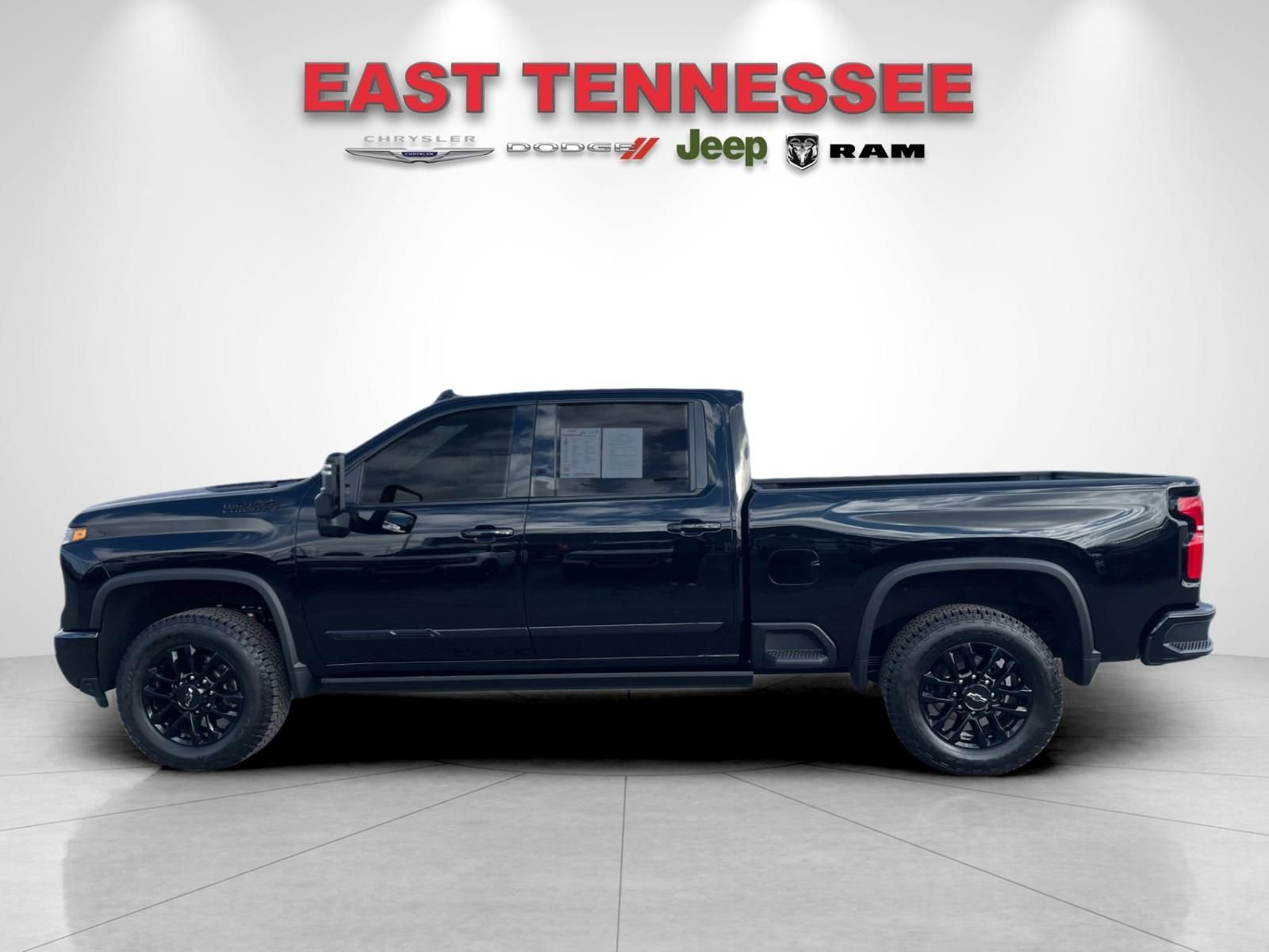 Used 2025 Chevrolet Silverado 2500 High Country w/ High Country Premium Package image 6