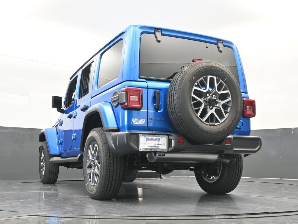 Used 2025 Jeep Wrangler Unlimited Sahara AWD/4WD image 57