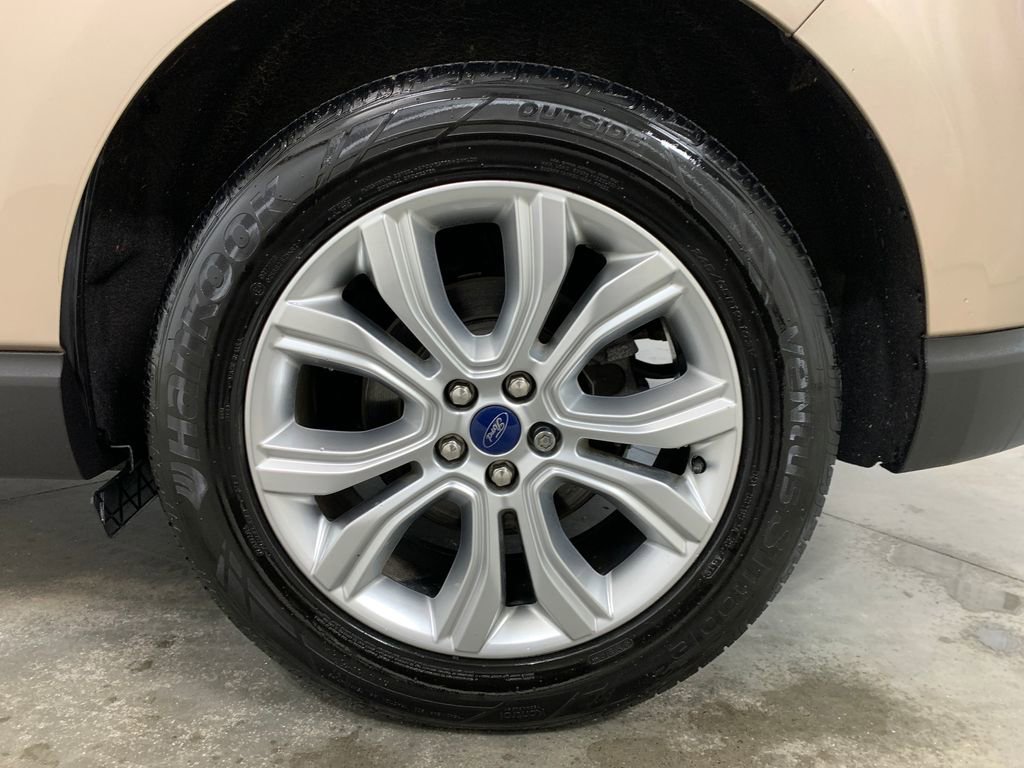Used 2020 Ford Edge Titanium FWD image 21