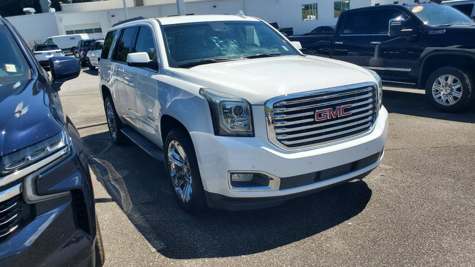 Used 2017 GMC Yukon SLT w/ Premium Edition RWD image 2