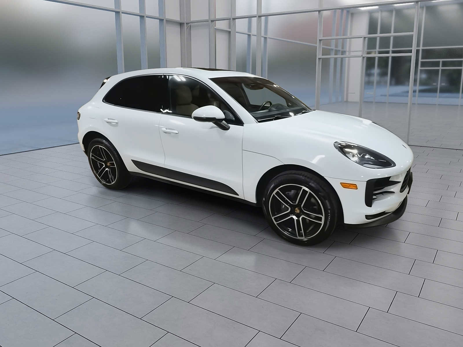 Used 2021 Porsche Macan AWD/4WD image 2