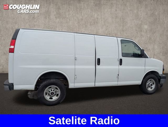 Used 2022 GMC Savana 2500 w/ Driver Convenience Package video 3