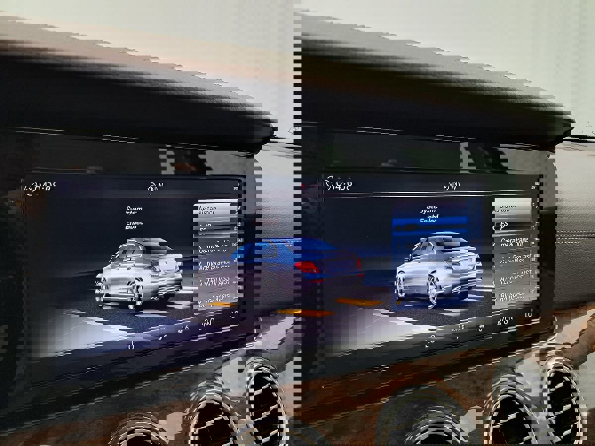 Used 2018 Mercedes-Benz E 300 4MATIC image 18