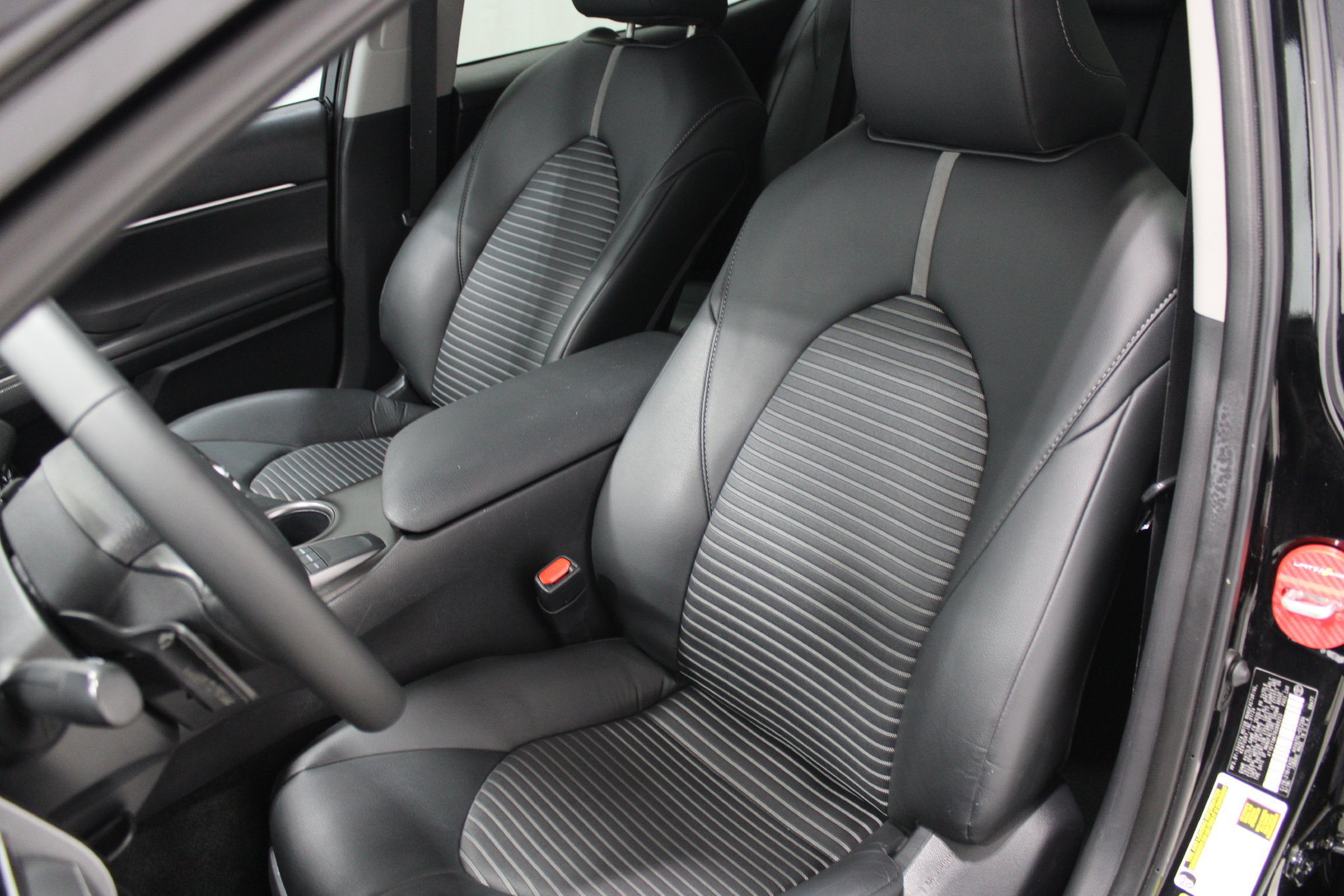 Used 2024 Toyota Camry SE FWD image 14