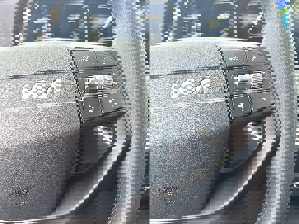 New 2025 Kia K4 EX image 17